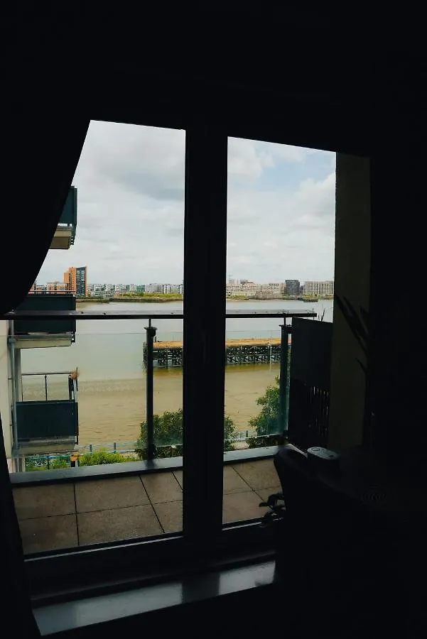 2 Bed River View Greenwich London